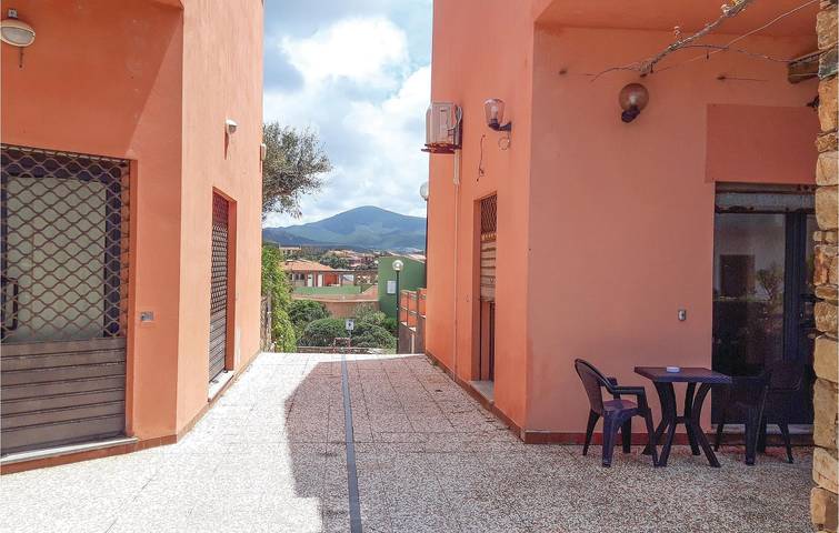 Apartamento vacacional entero, Apartamento junto a la playa con WiFi y aire acondicionado in Torre dei Corsari, Arbus (Municipio)