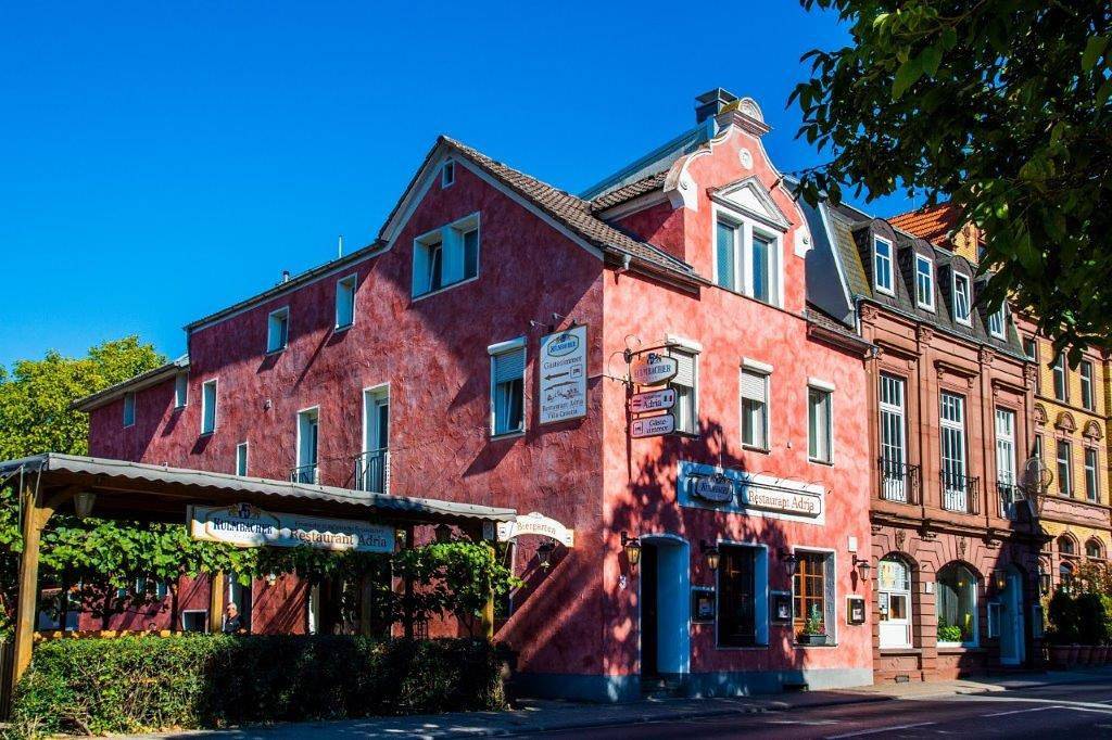 Villa Croatia & Restaurant Adria - Gemütliches Doppelzimmer in Klingenberg am Main, Fränkisches Weinland