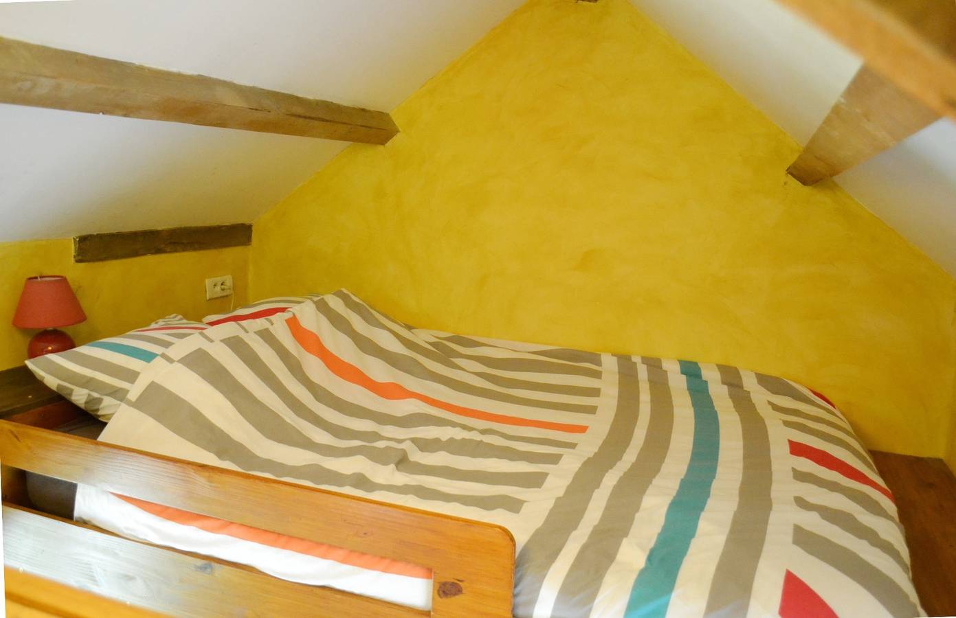 La Petite Maison Bleue au Viaduc des Fades in Les Ancizes-Comps, Puy-de-Dôme