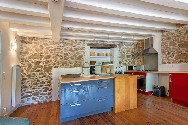 Vakantiehuis 'Domaine De Bellac - La Belle Cour' met gedeeld zwembad, tuin en wifi in Roussines, Regionaal Natuurpark van de Perigord-Limousin