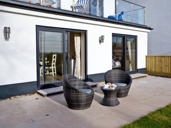 Entire apartment, Orestone Garden Apartment in Dawlish, Devon