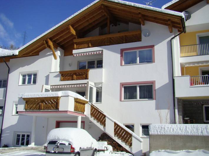 Hütte für 5 Personen, mit Balkon und Terrasse in 