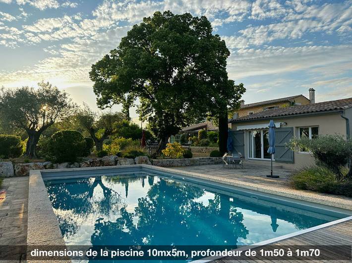 Location de vacances pour 6 personnes, avec terrasse ainsi que piscine et jardin à Cotignac - 3