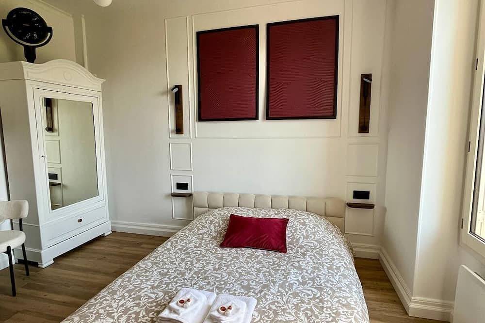 Entire apartment, The Little Grand Hotel in Châtel-Guyon, Volcans d'Auvergne Regional Nature Park