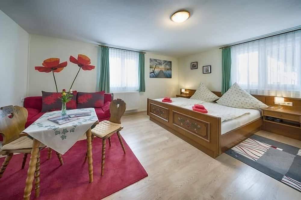 Ganze Wohnung, Dreibettzimmer mit Dusche/Wc, 20qm in Titisee (Titisee-Neustadt), Titisee-Neustadt