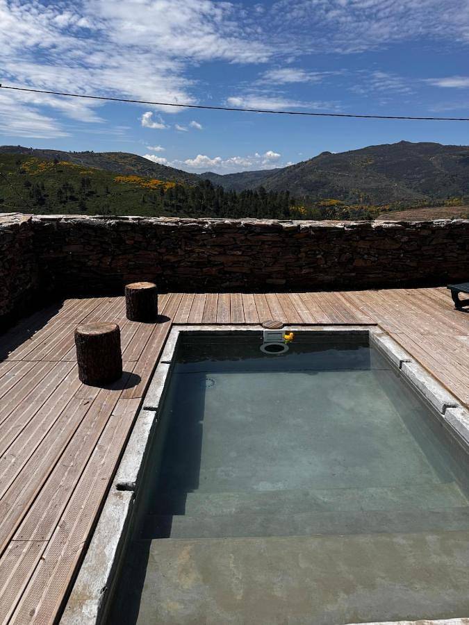 Location de vacances pour 2 personnes, avec piscine et terrasse, animaux acceptés dans Vinhais - 3