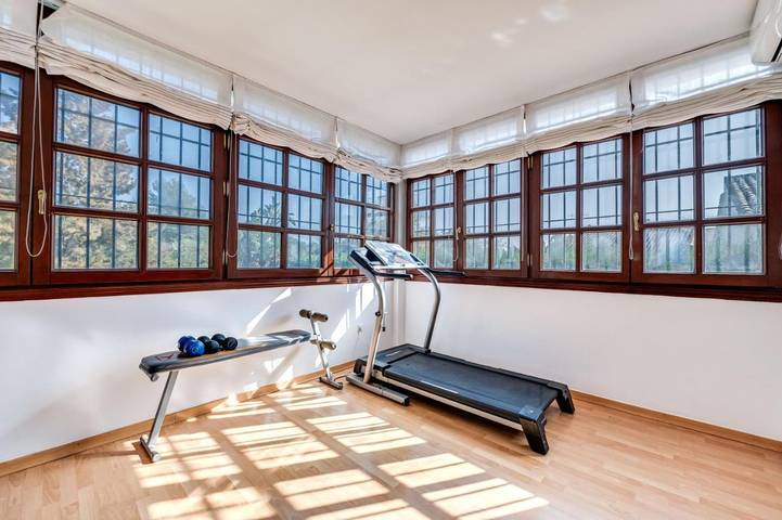 Casa rural para 8 personas, con vistas y terraza además de piscina y jardín en San Pedro Alcántara - 2