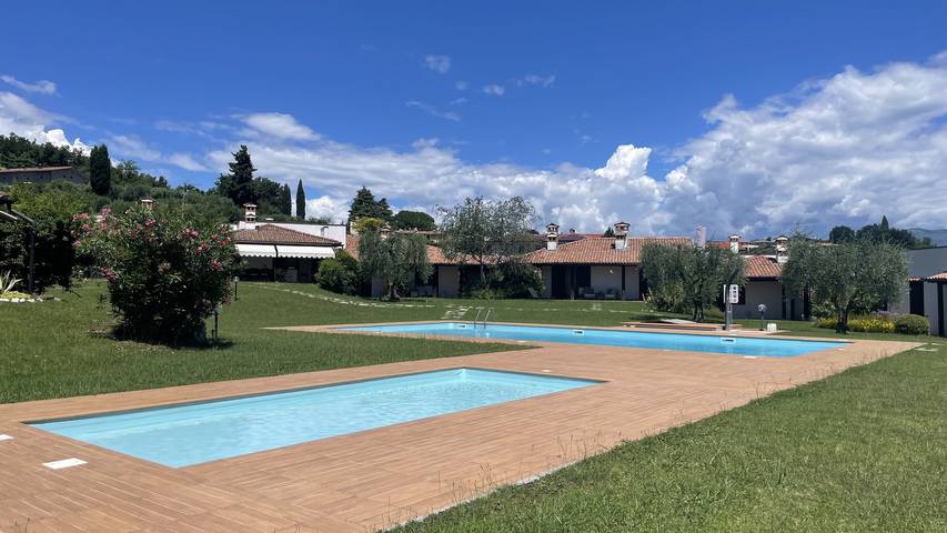 Casa vacanza per 6 persone, con giardino e terrazza nonché vista lago, con animali domestici a Soiano del Lago