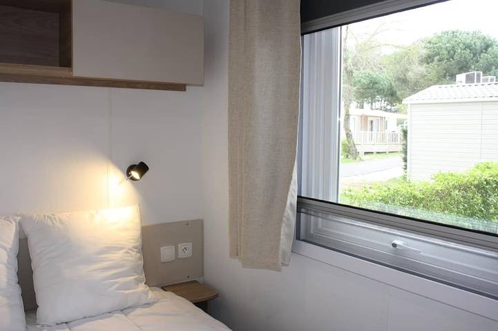 Village vacances pour 8 personnes, avec jacuzzi ainsi que terrasse et piscine en Bretagne - 4