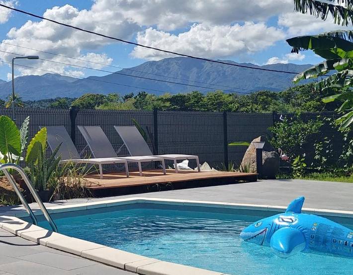 Location de vacances pour 10 personnes, avec piscine ainsi que jardin et jacuzzi à Petit-Bourg - 4