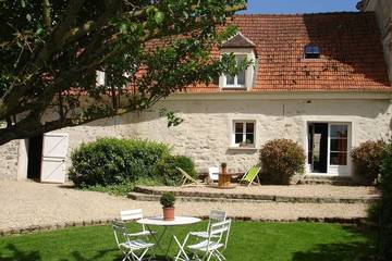 Gîte pour 13 personnes, avec jardin et terrasse à Ocquerre