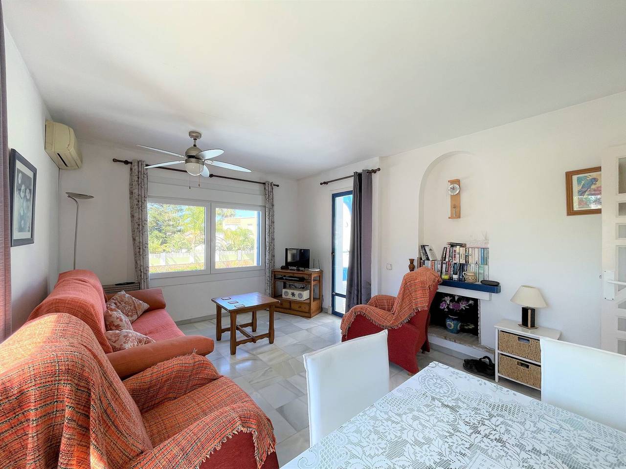 Villa en España cerca de playas hermosas in Roquetas de Mar, Costa de Almería