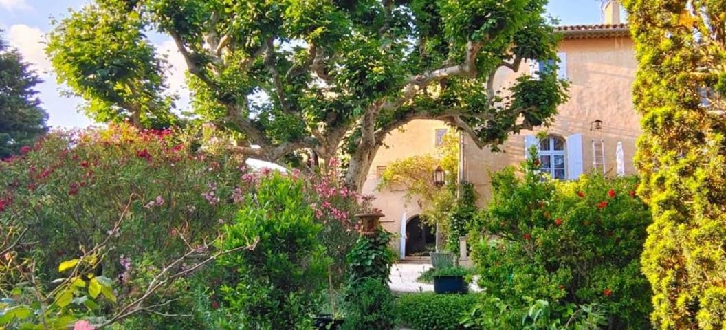 Chambre d’hôte pour 2 personnes, avec Terrasse et Jardin ainsi que Piscine et Vue à Cabrières-d'Avignon - 2