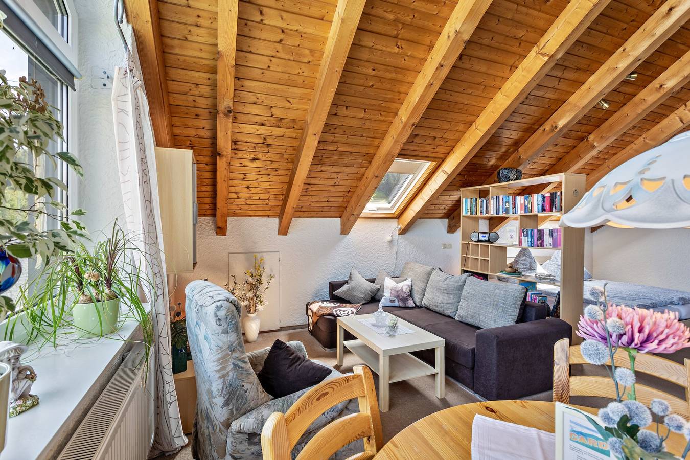 Ganze Wohnung, "Ferienwohnung Ausblick" mit Bergblick, Sitzecke im Garten und Wlan in Usseln, Willingen