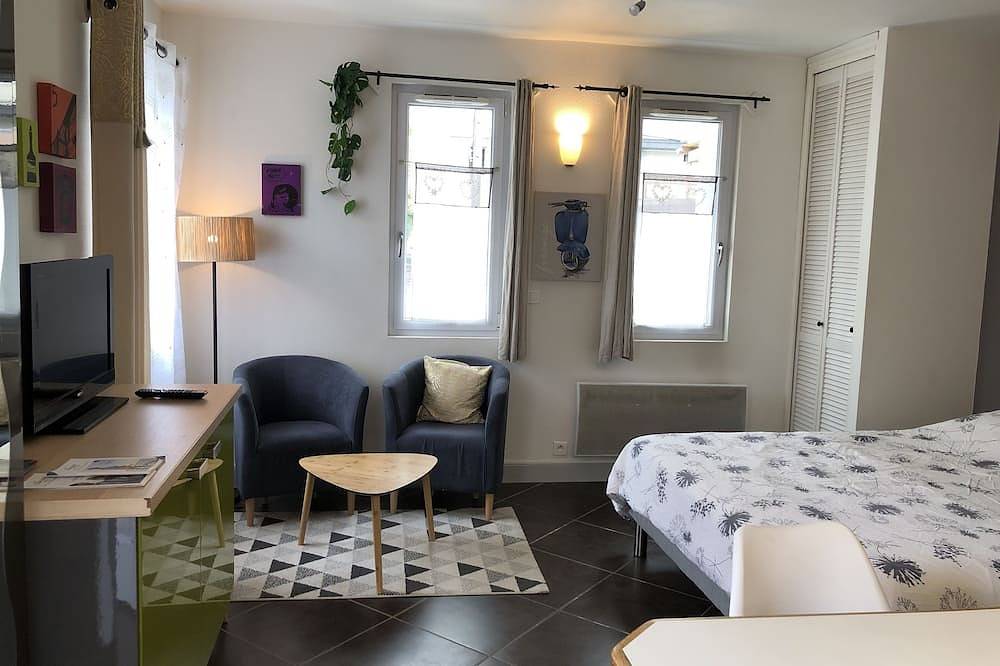 Entire apartment, Studio with private parking Thonon center, very close to Thermes in Thonon-les-Bains, Thonon-les-Bains region