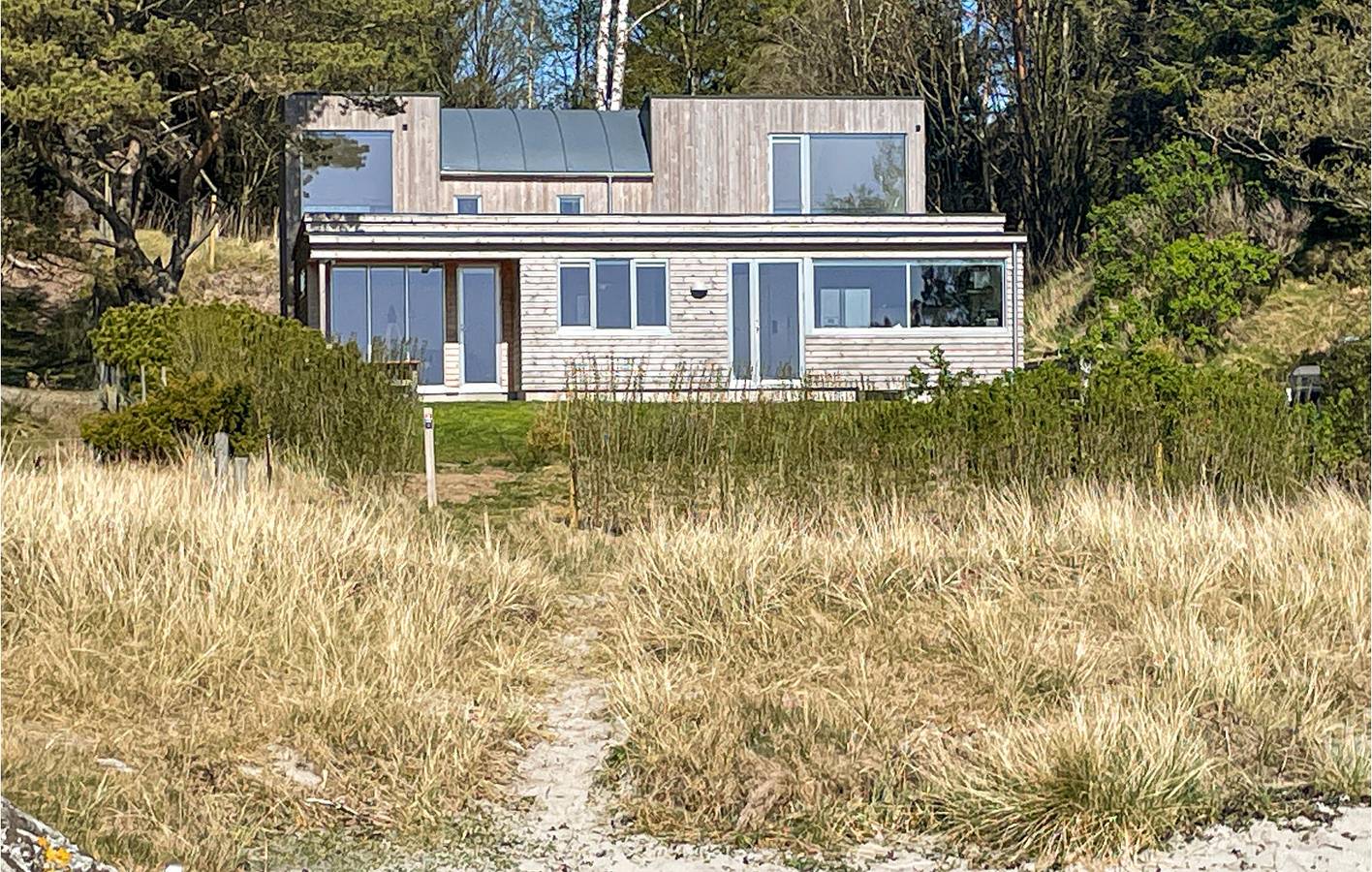 Ferienhaus für 8 Personen mit Garten in Farsund