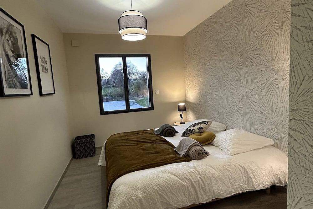 Maison Avec Piscine et Jacuzzi, à 10min du Centre Ville à Pieds. Parking Privé in Châteaubriant, Châteaubriant y alrededores