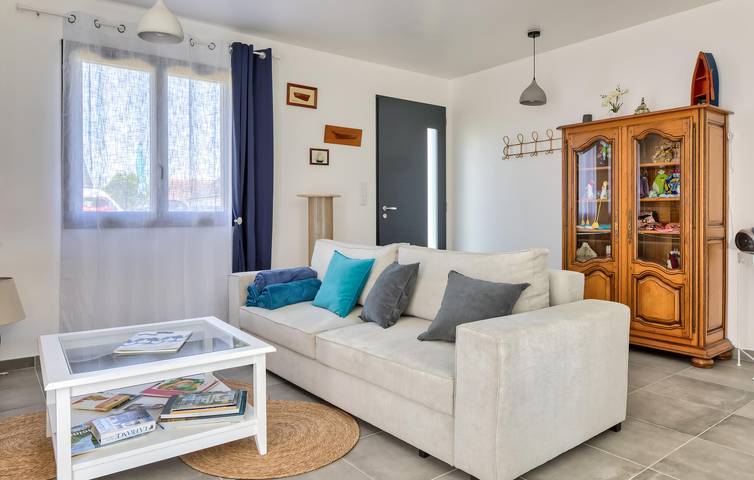 Acogedor apartamento con jardín, aparcamiento, TV, a 1,5 km de la playa in Saint-Valery-en-Caux, Región de Dieppe