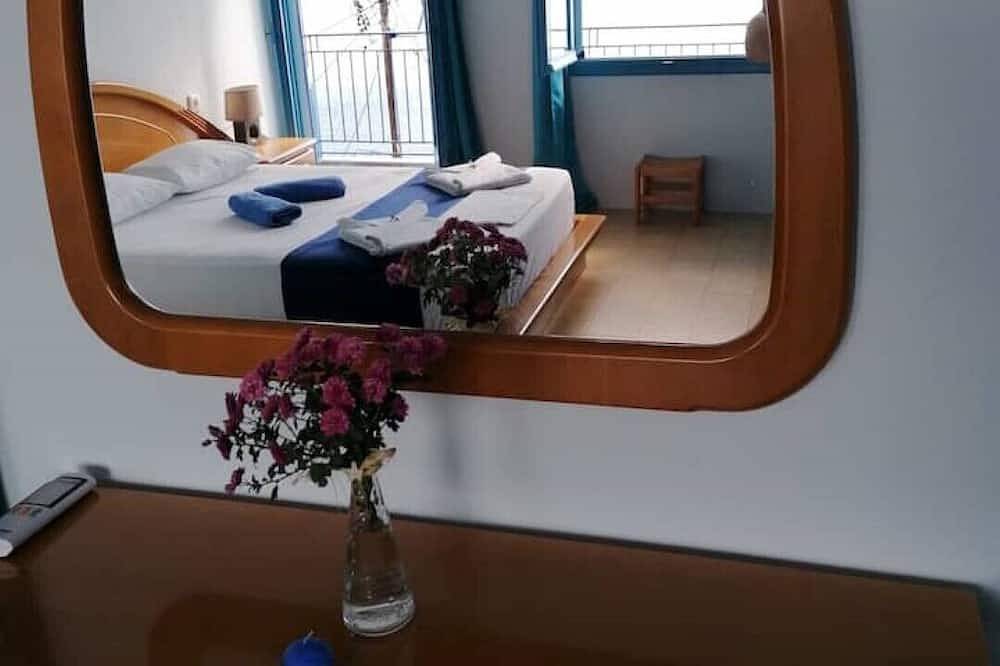 Entire apartment, \"Philoxenia\" ( Sea front apartment in Glossa, Sporades