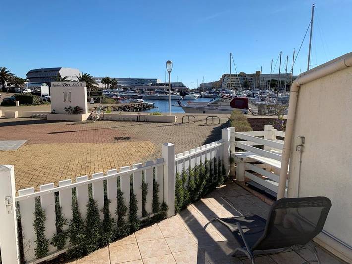 Appartement de vacances pour 2 personnes, avec jardin ainsi que piscine et jacuzzi