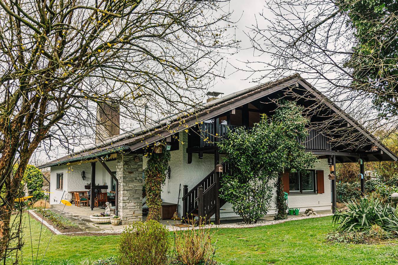 Ganze Ferienwohnung, Landhausvilla Watzmannblick - Apartment Watzmannblick im Dachgeschoss mit Balkon in Saaldorf-Surheim, Rupertiwinkel