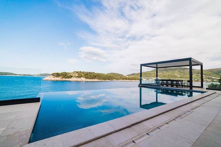 Holiday home for 14 people, with balcony and garden - 1