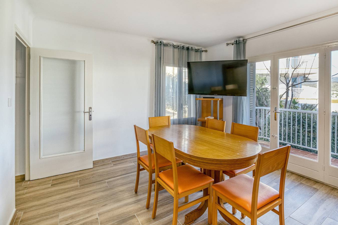 Apartamento entero, Apartamento "con jardín y vistas al mar" con vistas al mar, jardín, balcón y A/C in Platja del Port (Llanca), Llansá