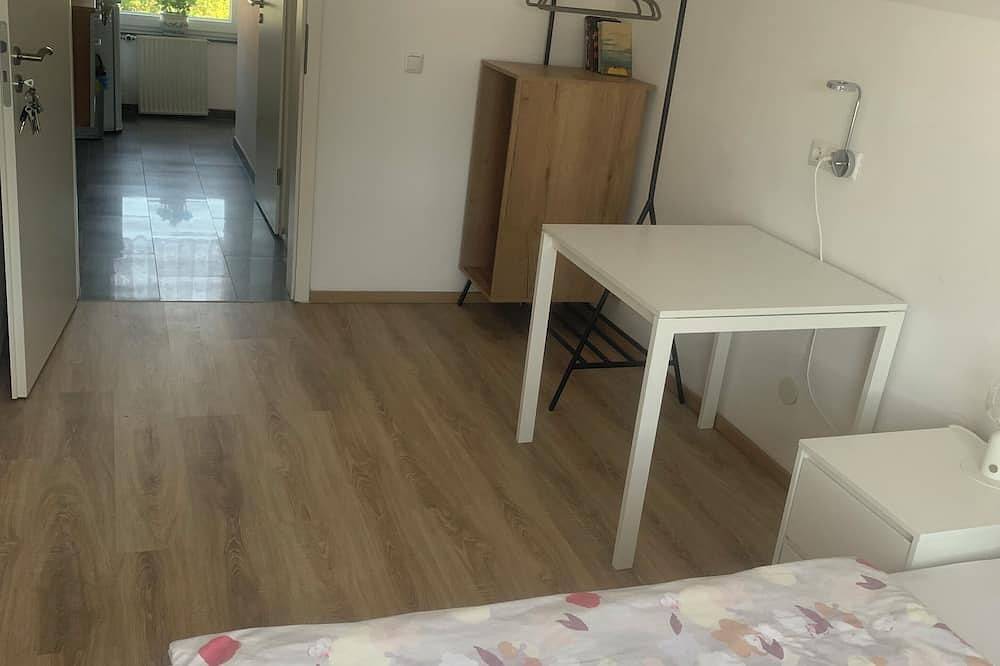 Ganze Wohnung, 1 Zimmer im Einfamilienhaus mit Garten.( Neue Sanierung) in Magdeburg, Elbe-Börde-Heide