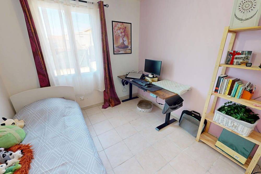 Spacious house in Gigean with garden and terrace, near Mediterranean beaches in Gigean, Côte d'Améthyste
