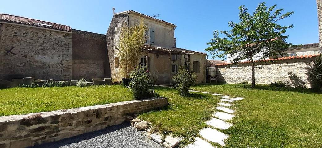Maison de campagne pour 2 personnes, avec vue et jardin à Asnières-la-Giraud - 3