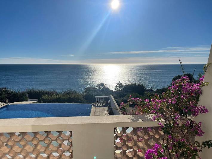 Location de vacances pour 10 personnes, avec piscine ainsi que jardin et vue sur l’océan dans Plage Du Grand Boucharel Saint Aygulf - 3