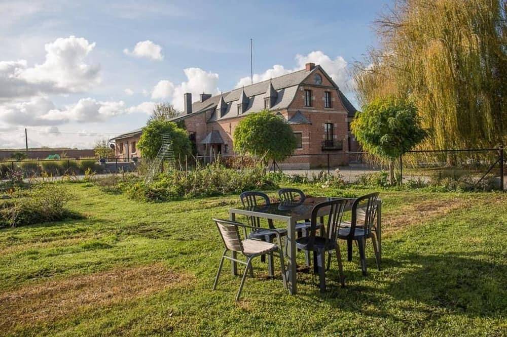 24 mins from Pairi Daiza | Quiet house with fire pit in Leuze-en-Hainaut, Hainaut