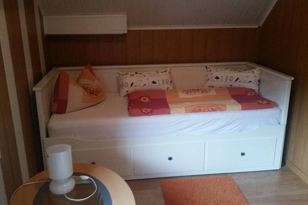 Ferienwohnung Sächsische Schweiz mit Balkon, Kaminofen, Garten, Pool & Sauna in Sebnitz, Elbsandsteingebirge