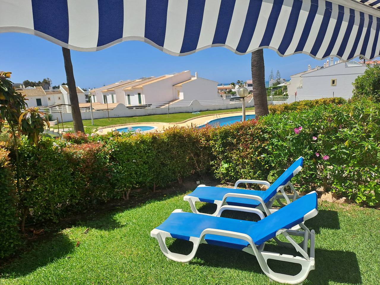 V2 Jardim da Oura, piscina, Bbq, praia a 500m. in Albufeira, Faro District