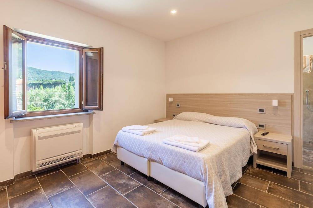 Beautiful home in Passignano sul T in Passignano sul Trasimeno, Lago Trasimeno