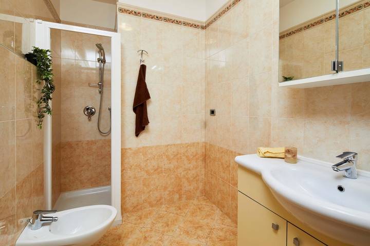 Appartement entier, Appartement de vacances pour 4 personnes avec terrasse in Riva del Garda, Montagnes autour du lac de Garde