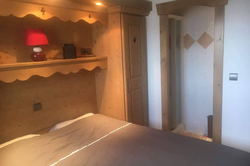 Ganze Wohnung, Arc 1800 Iseran, beheiztes Schwimmbad, Ski-in-Ski-out, überdachter Parkplatz, großer Balkon in Arc 1800, Bourg-Saint-Maurice