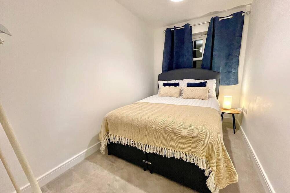 Churchill House Long Stays Sleeps 6 in Gloucestershire