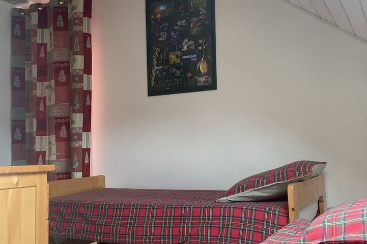 Comfortable and well-kept Vercors house, made beds, closed garage & Wifi in Villard-de-Lans, Parc naturel régional du Vercors