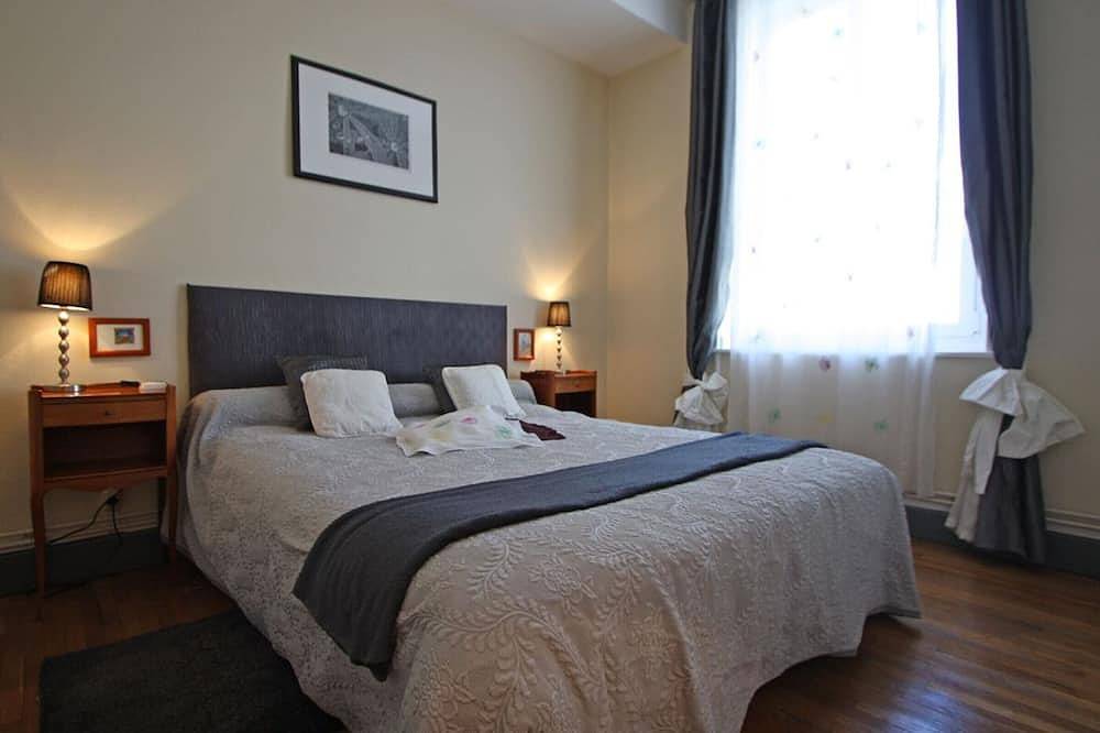 Apartamento Amplio y Confortable en Épinal - Cerca de la Estación Tgv, Wifi Gratis, Ropa Incluida in Épinal, Región de Épinal