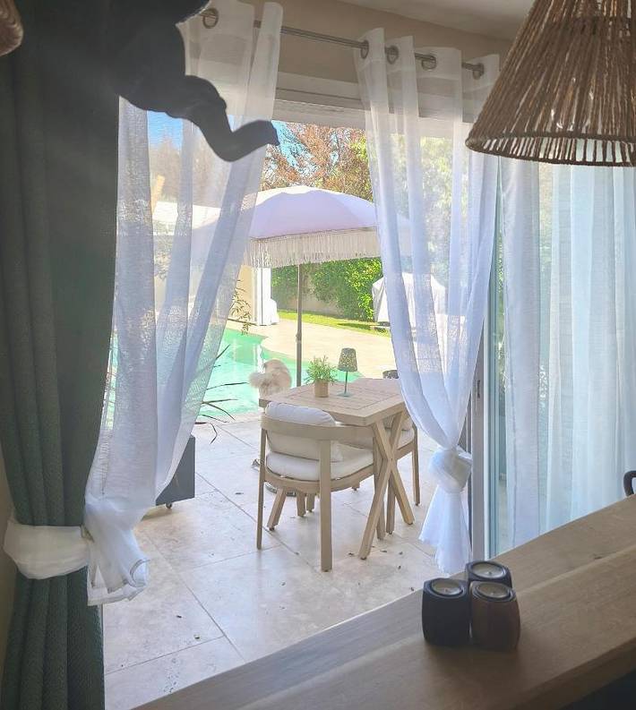 Location de vacances pour 3 personnes, avec Terrasse ainsi que Piscine et Vue à Lunel - 4