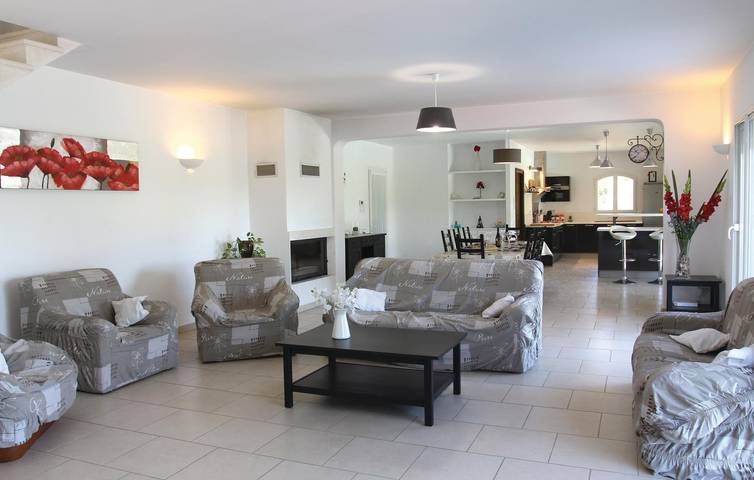 Location de vacances pour 8 personnes, avec terrasse et piscine à Apt - 2