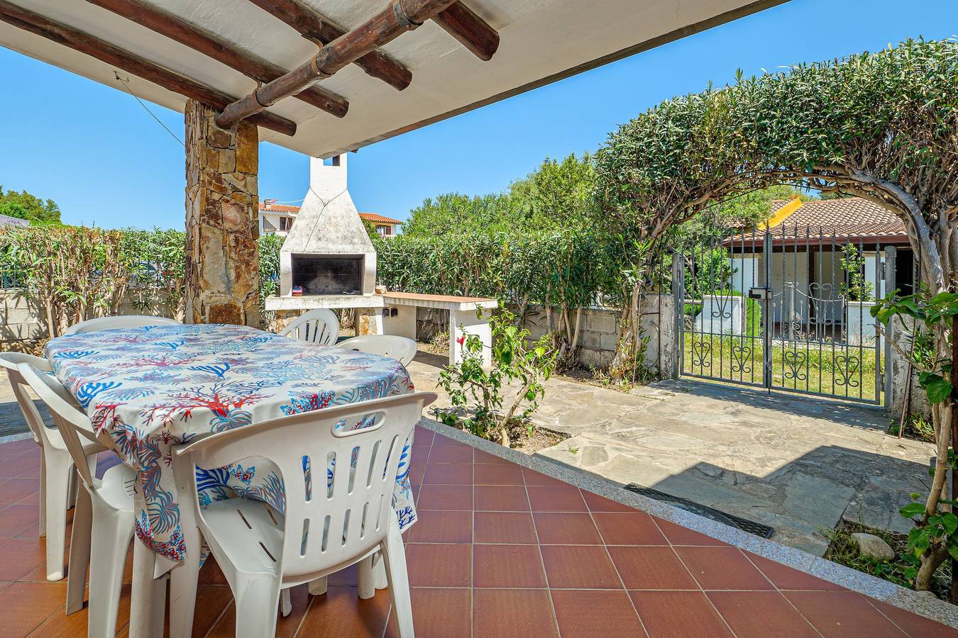 Casa Vacanze 'Confortevole Caposchiera' con terrazza privata, Wi-Fi e aria condizionata in San Teodoro, Olbia-Tempio