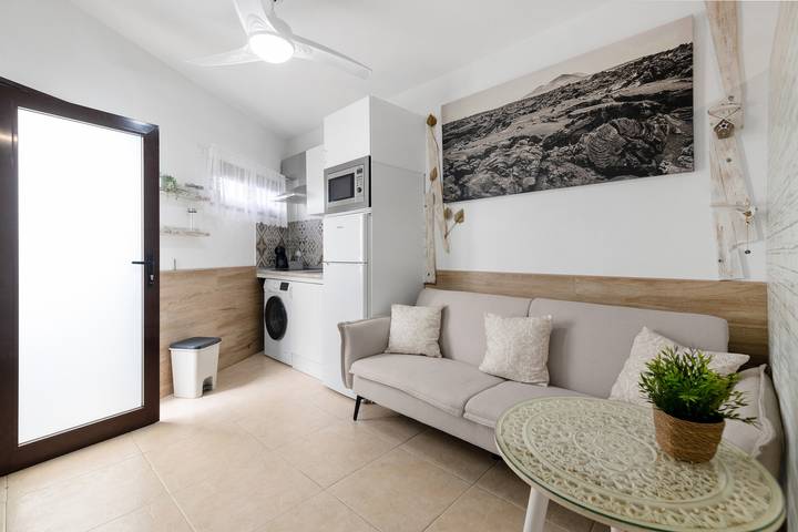 Ganzes Studio, Ferien Studio 'Vista Blanca Zimmer 1' mit Wi-Fi in Playa Blanca, Yaiza
