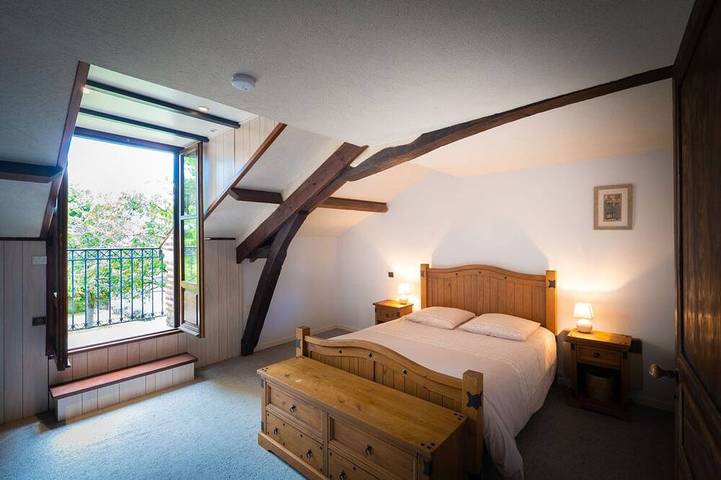 Superb 19. C. Bauernhaus in einem weitläufigen Gelände, in der Nähe von Pyrenäen, Pau und Lourdes in Caixon, Hautes-Pyrénées
