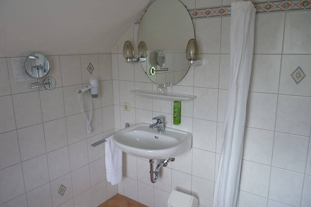 Ganze Wohnung, Einzelzimmer / Kleine Gade in Maierhöfen, Bayerisch Schwaben