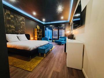 Gîte pour 3 personnes, avec terrasse et jardin à Orly (Île de France)