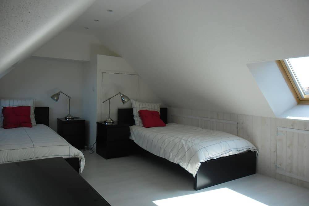 Appartement entier, Appartement duplex avec vue mer sur Saint-Malo et garage in Saint-Malo, Région de Saint-Malo