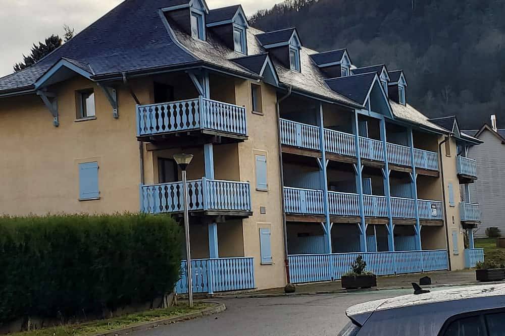 Entire apartment, Studio in Arreau between Saint lary and Loudenvielle in Arreau, French Pyrenees
