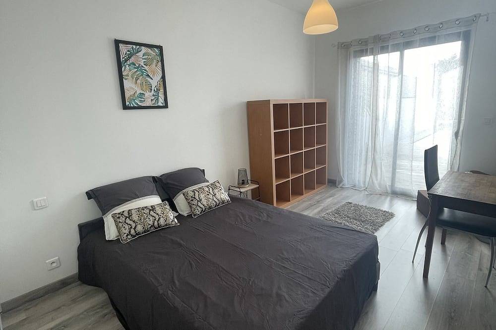 Maison de l'océan heated pool 100m from beaches 2 bedrooms in Angoulins, La Rochelle region